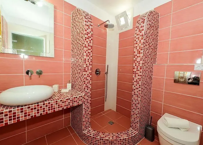 Asterolithos Fira (Santorini)