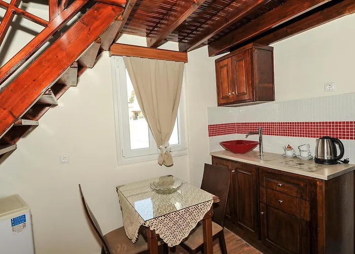 فندق Asterolithos 4*